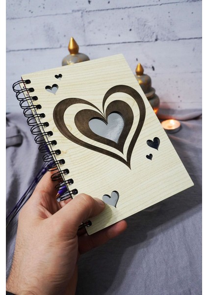 Kalp Desenli Ahşap Kapaklı Defter - Kareli Defter - Ajanda - Okul Defteri (A5 - 120 Sayfa) modelleri