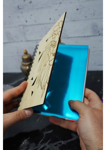 Aslan Temalı Ahşap Kapaklı Defter - Çizgili Defter - Ajanda - Okul Defteri (A5 - 120 Sayfa) fiyatları