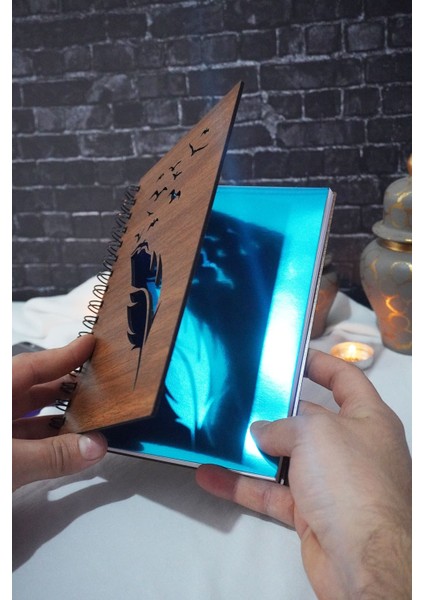Kuş Tüy Temalı Ahşap Kapaklı Defter - Çizgili Defter - Ajanda - Okul Defteri (A5 - 120 Sayfa) fiyatları