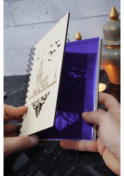 Kız Kulesi Temalı Ahşap Kapaklı Defter - Noktalı Defter - Ajanda - Okul Defteri (A5 - 120 Sayfa) fiyatları