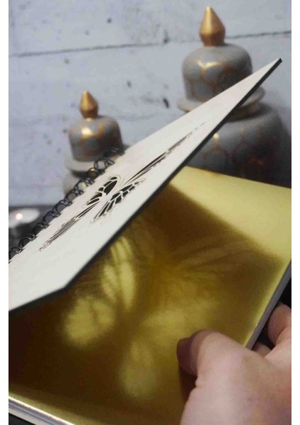 Kelebek Temalı Ahşap Kapaklı Defter - Çizgili Defter - Ajanda - Okul Defteri (A5 - 120 Sayfa) fiyatları