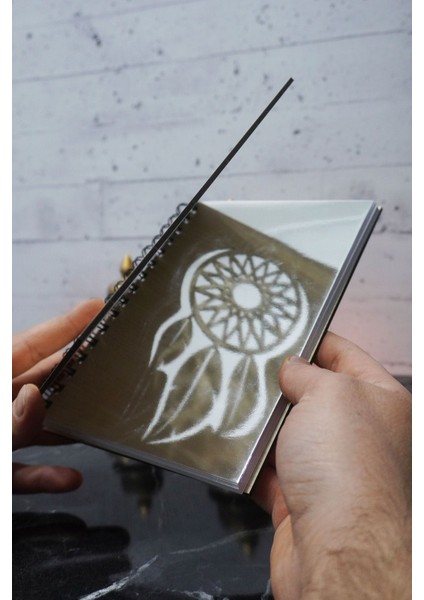 Rüya Kapanı Temalı Ahşap Kapaklı Defter - Noktalı Defter - Ajanda - Okul Defteri (A5 - 120 Sayfa) fiyatları