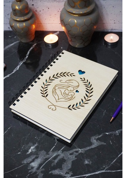 Anne Bebek Temalı Ahşap Kapaklı Defter - Çizgisiz Defter -Bebek Anı Defteri- A5 Anı Defteri
