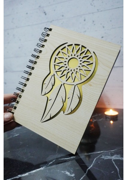 Rüya Kapanı Temalı Ahşap Kapaklı Defter - Noktalı Defter - Ajanda - Okul Defteri (A5 - 120 Sayfa) fiyatları