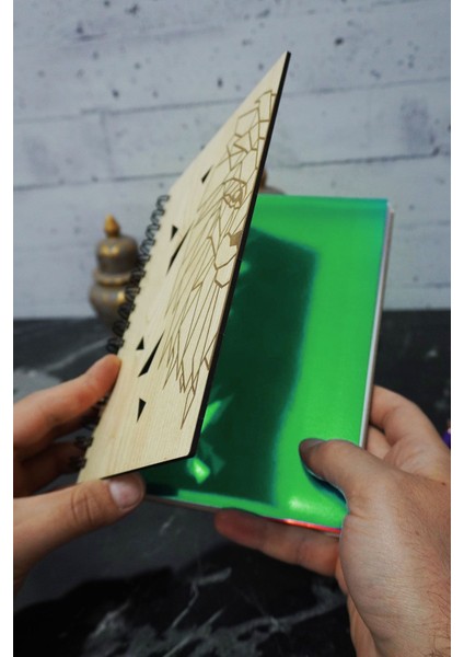 Aslan Temalı Ahşap Kapaklı Defter - Noktalı Defter - Ajanda - Okul Defteri (A5 - 120 Sayfa) fiyatları