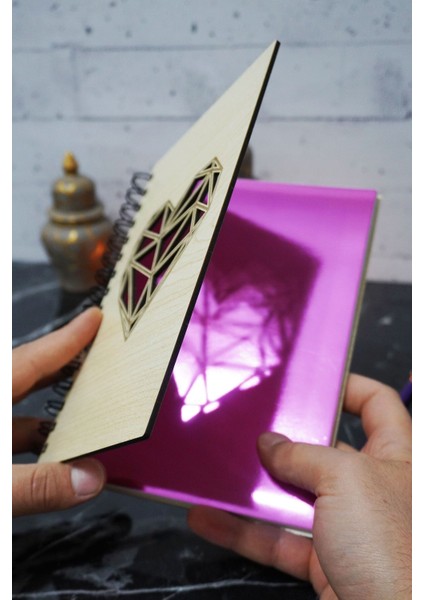 Kalp Temalı Ahşap Kapaklı Defter - Çizgili Defter - Ajanda - Okul Defteri (A5 - 120 Sayfa) fiyatları