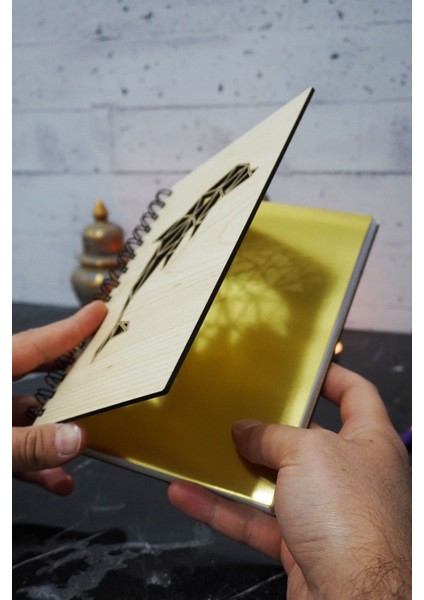 Yunus Balığı Temalı Ahşap Kapaklı Defter - Noktalı Defter - Ajanda - Okul Defteri (A5 - 120 Sayfa) fiyatları