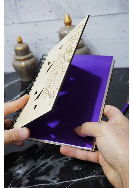 Aslan Figürlü Ahşap Kapaklı Defter - Çizgisiz Defter - Günlük - Ajanda- A5 Anı Defteri fiyatları