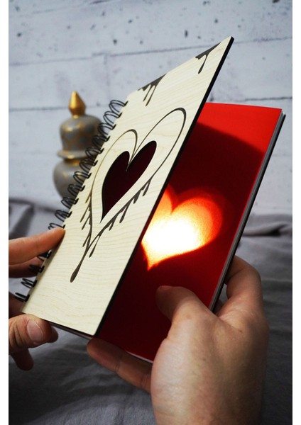 Kalp Desenli Ahşap Kapaklı Defter - Kareli Defter - Ajanda - Okul Defteri (A5 - 120 Sayfa) fiyatları