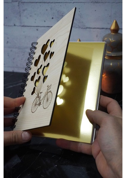 Bisiklet Balon Temalı Ahşap Kapaklı Defter - Çizgili Defter - Ajanda - Okul Defteri (A5 - 120 Sayfa) fiyatları