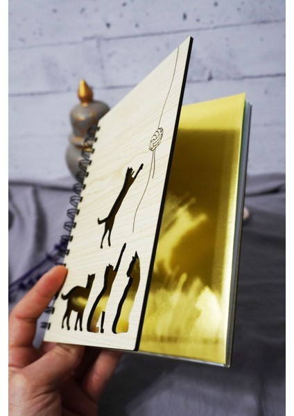 Kedi Desenli Ahşap Kapaklı Defter - Kareli Defter - Ajanda - Okul Defteri (A5 - 120 Sayfa) fiyatları