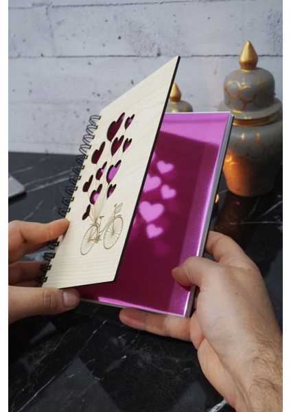 Bisiklet Balon Temalı Ahşap Kapaklı Defter - Çizgili Defter - Ajanda - Okul Defteri (A5 - 120 Sayfa) fiyatları