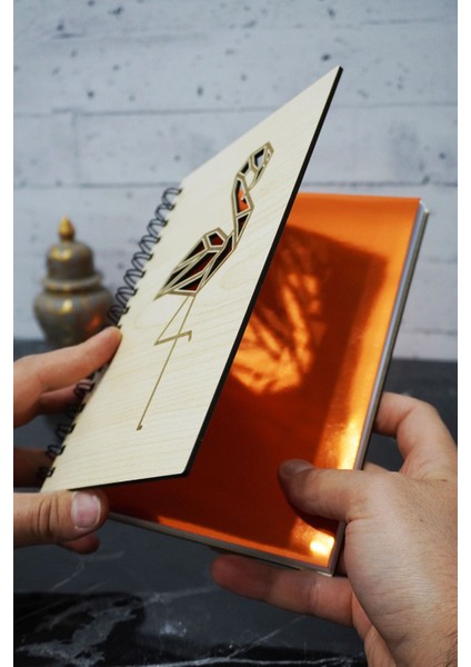 Flamingo Figürlü Ahşap Kapaklı Defter - Çizgisiz Defter - Günlük - Ajanda- A5 Anı Defteri fiyatları