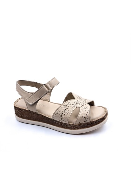 B251501 Hakiki Deri Yumuşak Taban Bej Renk Cırtlı Bantlı Kadın Sandalet