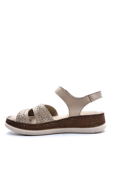 B251501 Hakiki Deri Yumuşak Taban Bej Renk Cırtlı Bantlı Kadın Sandalet modelleri