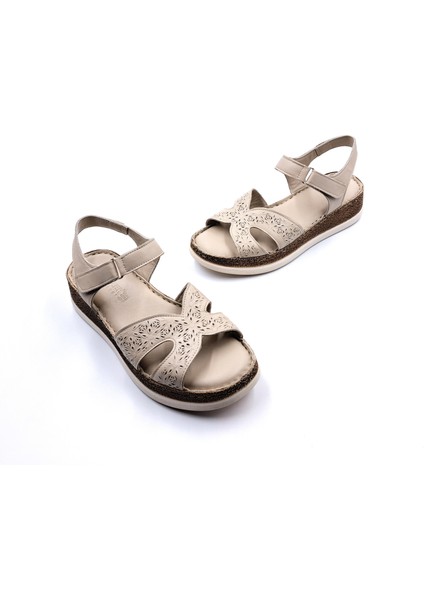 B251501 Hakiki Deri Yumuşak Taban Bej Renk Cırtlı Bantlı Kadın Sandalet indirimleri