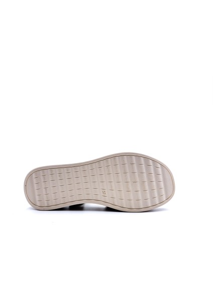 B251501 Hakiki Deri Yumuşak Taban Bej Renk Cırtlı Bantlı Kadın Sandalet