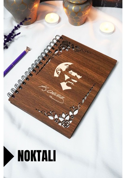 Mustafa Kemal Atatürk Ahşap Kapaklı Defter - Noktalı Defter - 60 Yaprak (120 Sayfa) - A5 15X21 cm
