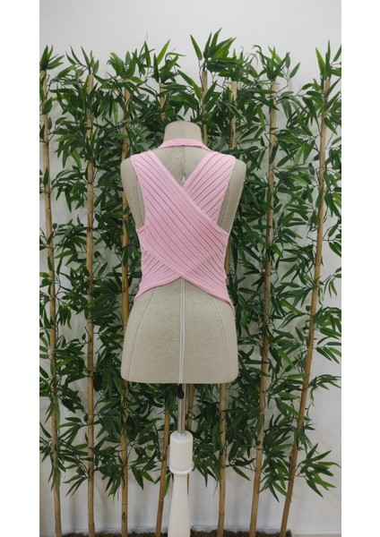 Kadın Kolsuz Sırt Çapraz Detay Triko Bluz fırsatları