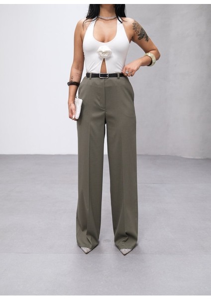 Poly Viscose Yüksek Bel Kemerli̇ ve Dökümlü Palazzo Pantolon (Kemer Dahi̇l) modelleri