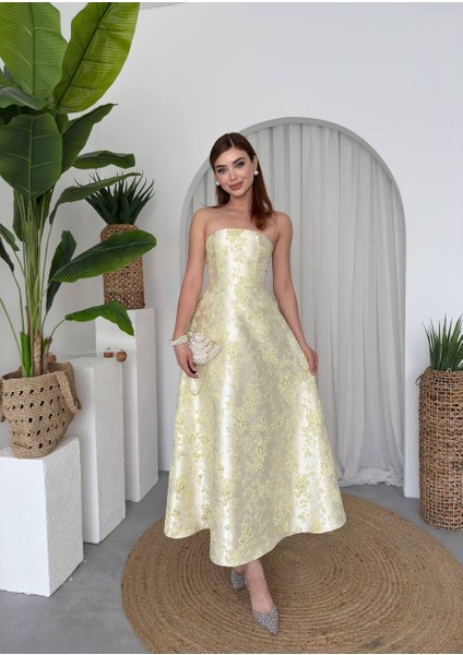 Saten Jakarlı Tasarım Kloş Straplez Prenses Elbise