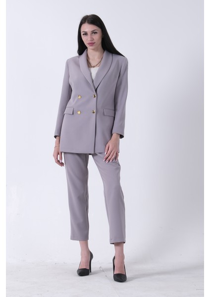 Gri Kadın Dört Düğmeli Kruvaze Blazer Ceket & Pantolon Takım 0106305.06