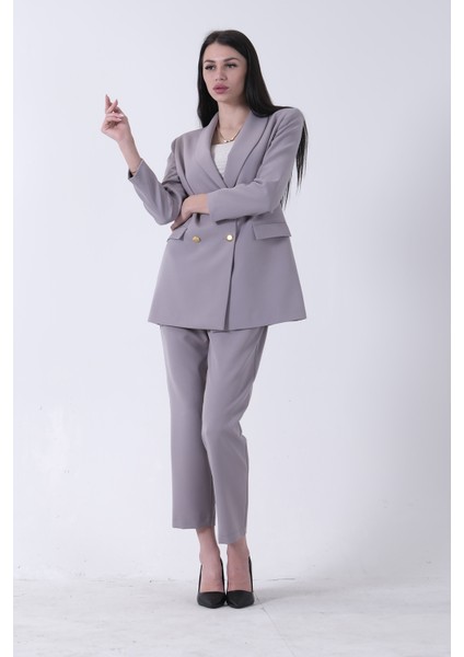 Gri Kadın Dört Düğmeli Kruvaze Blazer Ceket & Pantolon Takım 0106305.06 indirimleri