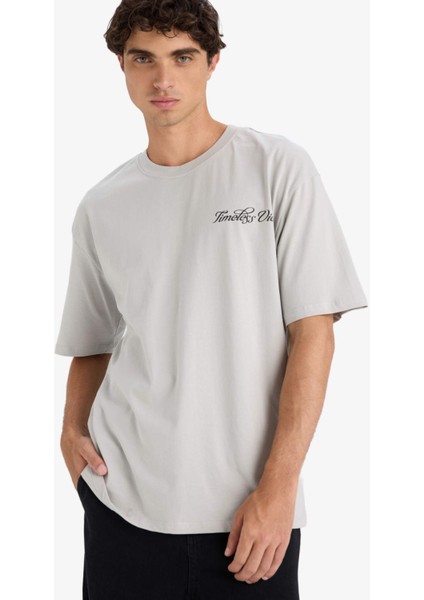 %100 Pamuk Boxy Fit Bisiklet Yaka Sırt Baskılı Kısa Kollu Tişört F8557AX25HS fırsatları