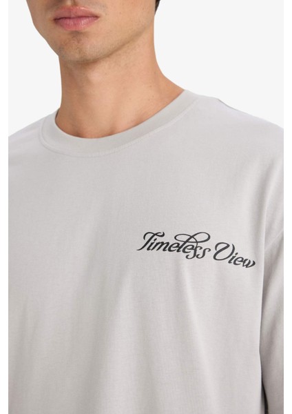 %100 Pamuk Boxy Fit Bisiklet Yaka Sırt Baskılı Kısa Kollu Tişört F8557AX25HS indirimleri