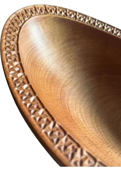 El Yapımı Kayın Ahşap Oymalı Sunum Tabağı – Doğal, Sağlıklı, Şık Sofralar Için