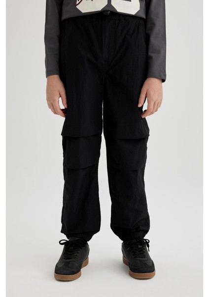 Erkek Çocuk Beli ve Paçası Lastikli Cepli Siyah Jogger Paraşüt Basic Düz Pantolon B6602A824SM