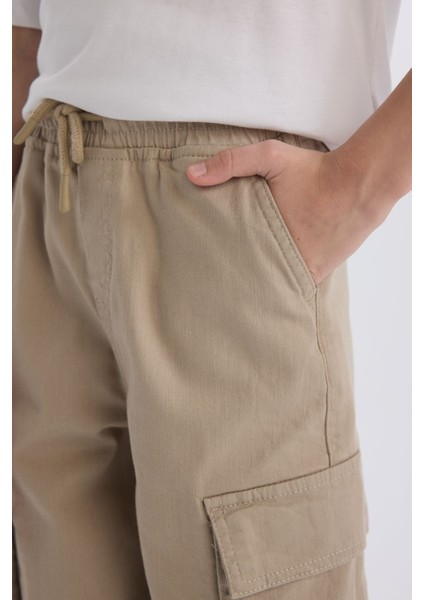 Erkek Çocuk Kargo Cepli Beli Bağcıklı Lastikli Paça Jogger Paça Gabardin Pantolon C6623A824AU indirimleri
