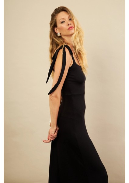 Kadın Siyah Omuz Fiyonklu Midi Elbise EY3119