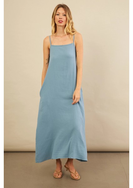 Kadın İndigo Cepli İp Askılı Midi Müslin Elbise BTY100 fiyatları