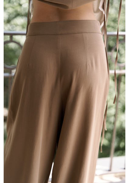 Shonas Bağcık Detay Kahve Yelek Pantolon Takım