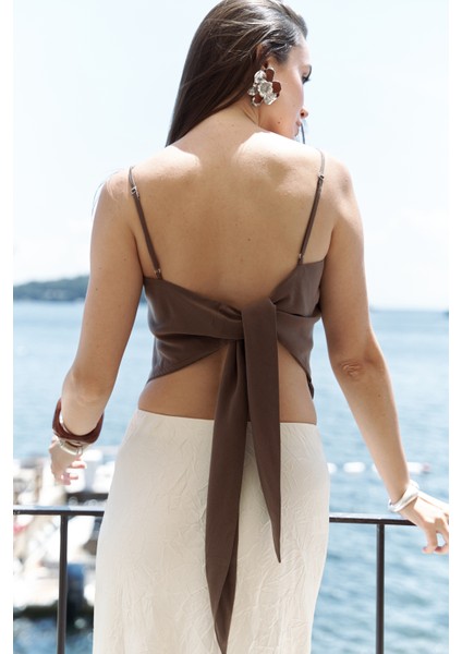 Alytih Üçgen Detay Soft Kahve Crop