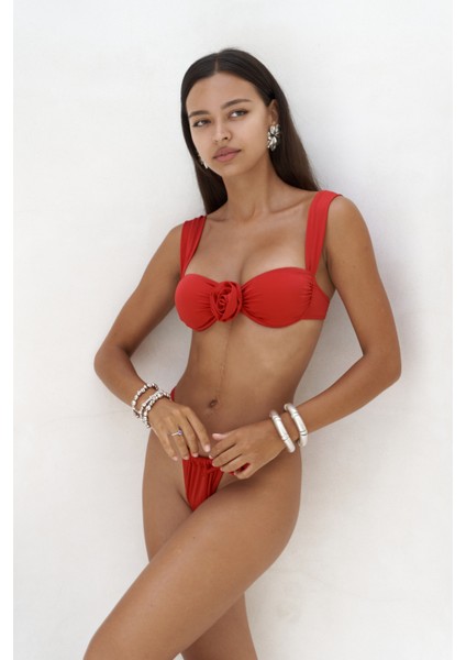 Larasis Çiçek Detaylı Kırmızı Bikini Altı
