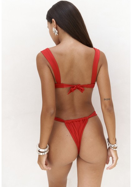Larasis Çiçek Detaylı Kırmızı Bikini Altı