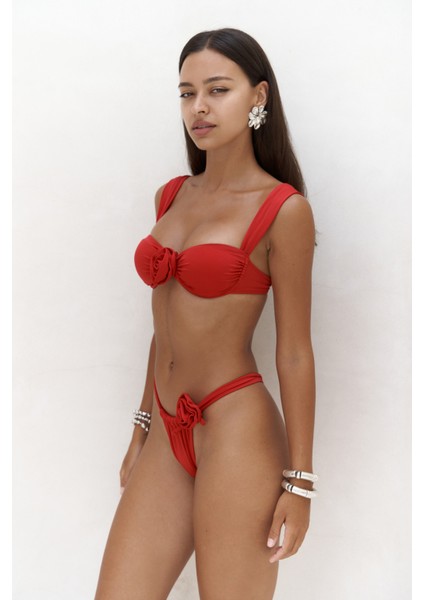 Larasis Çiçek Detaylı Gloplu Kırmızı Bikini Üstü