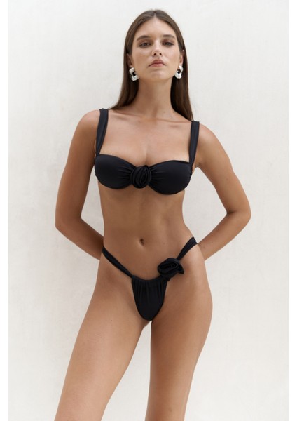 Larasis Çiçek Detaylı Gloplu Siyah Bikini Üstü