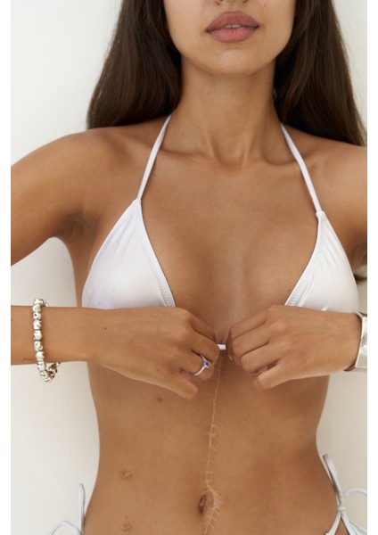 Mutia Bağcıklı Parlak Beyaz Bikini Altı