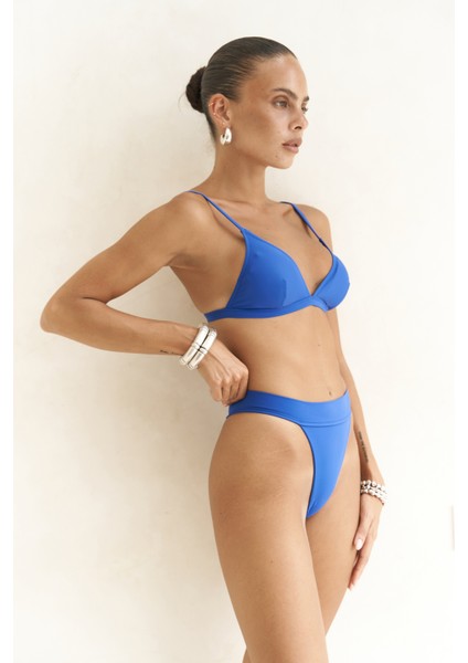 Bagus Askılı Üçgen Mavi Bikini Üstü