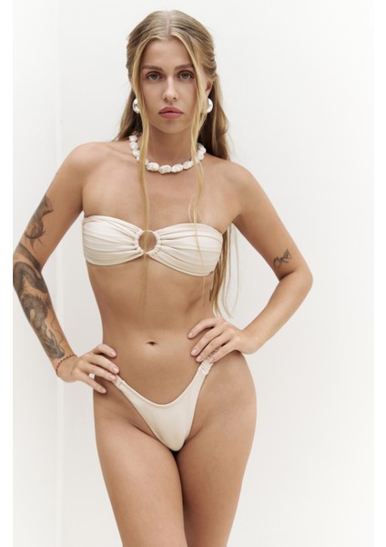 Zahira Yan Büzgü Detaylı Brezilyan Bej Bikini Altı