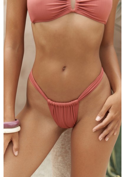 Lahla Büzgü Detaylı Kalın Bant Kiremit Bikini Altı modelleri