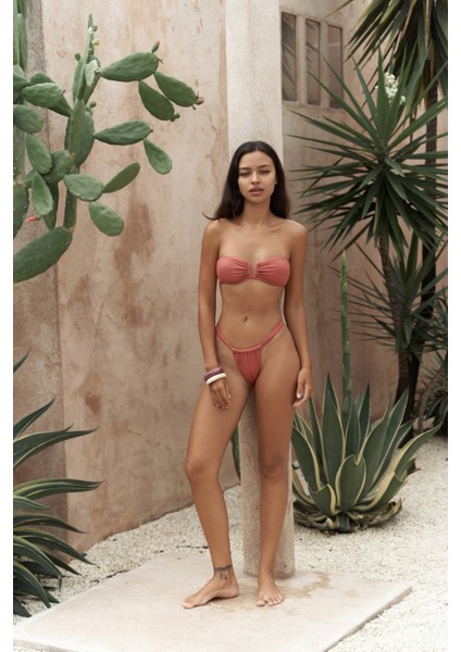 Lahla Büzgü Detaylı Kalın Bant Kiremit Bikini Altı