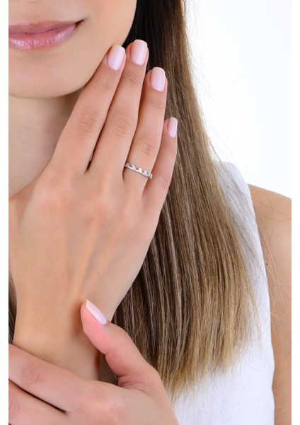 Gümüş Rodyumlu Zirkon Taşlı Işıltılı Kalp Akışı Tamtur Yüzük fırsatları