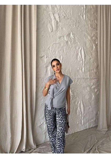 Ipeksi Yandan Bağlama Detaylı Kolsuz Bluz - Gri fiyatları