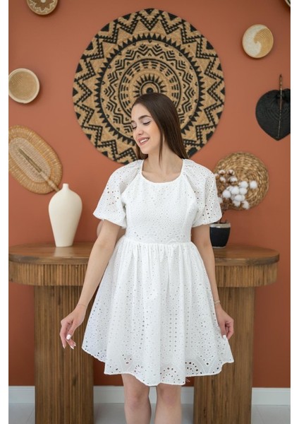 Ipeksi Beyaz Fisto Elbise