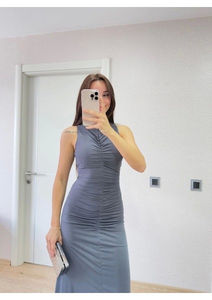 Ipeksi Kolsuz Büzgülü Uzun Elbise - Füme