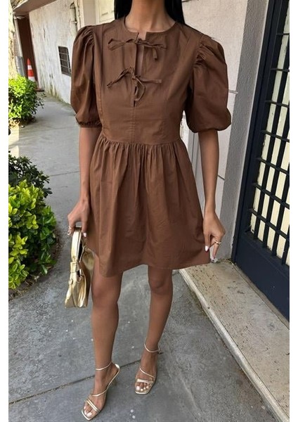 Ipeksi Önü Fiyonk Bağlamalı ve Balon Kollu Elbise 2893 modelleri